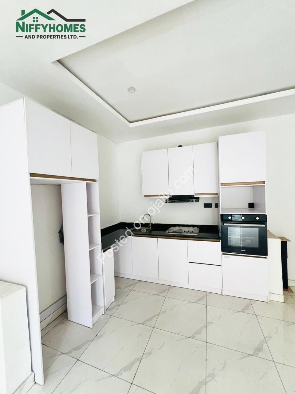 Sleek 2-Bed with Resort-Style Pool & Gym in Ikate