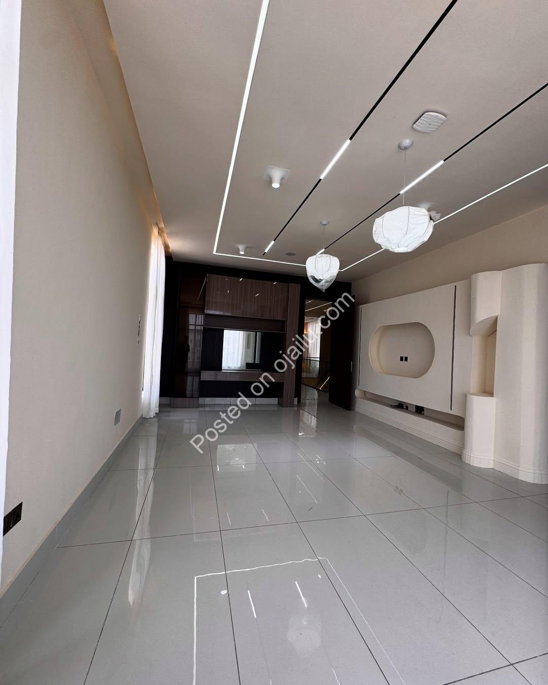 Orchid Lekki: 5-Bed Duplex with Pool & Luxury Finishes