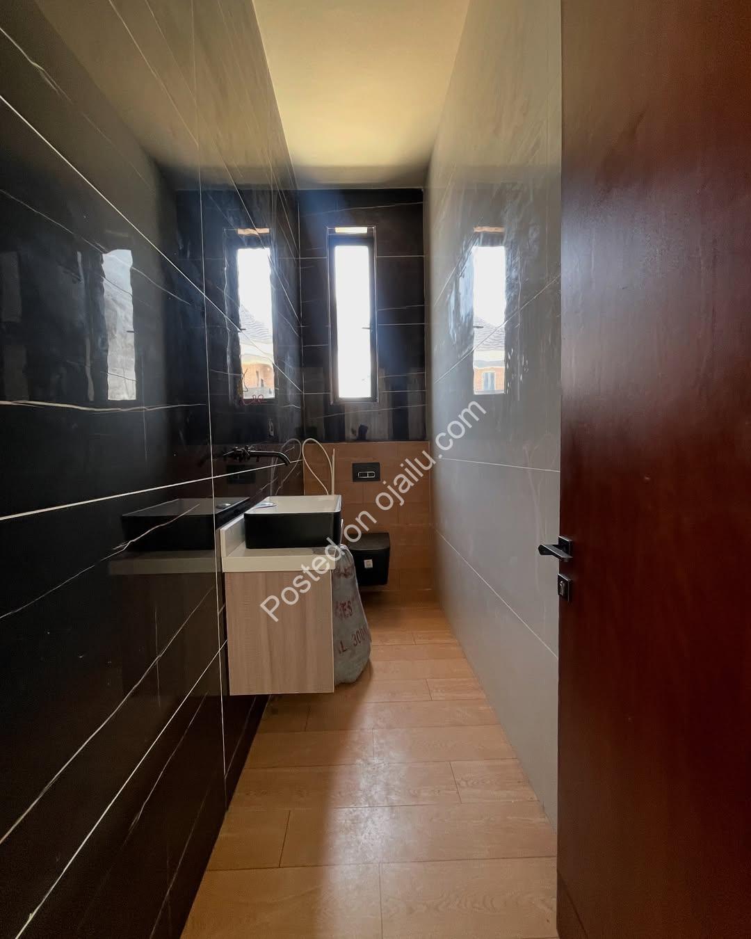 Orchid Lekki: 5-Bed Duplex with Pool & Luxury Finishes
