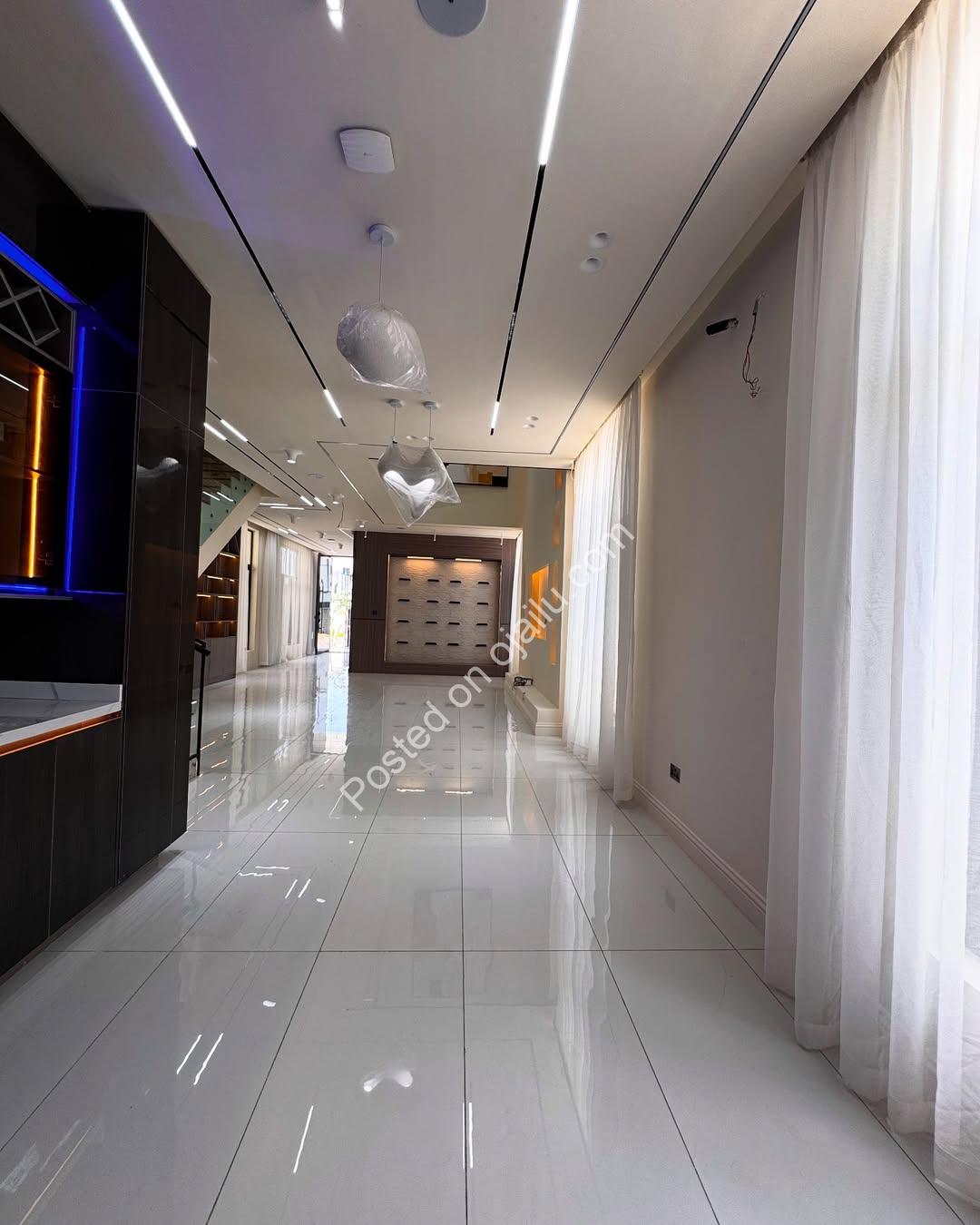 Orchid Lekki: 5-Bed Duplex with Pool & Luxury Finishes