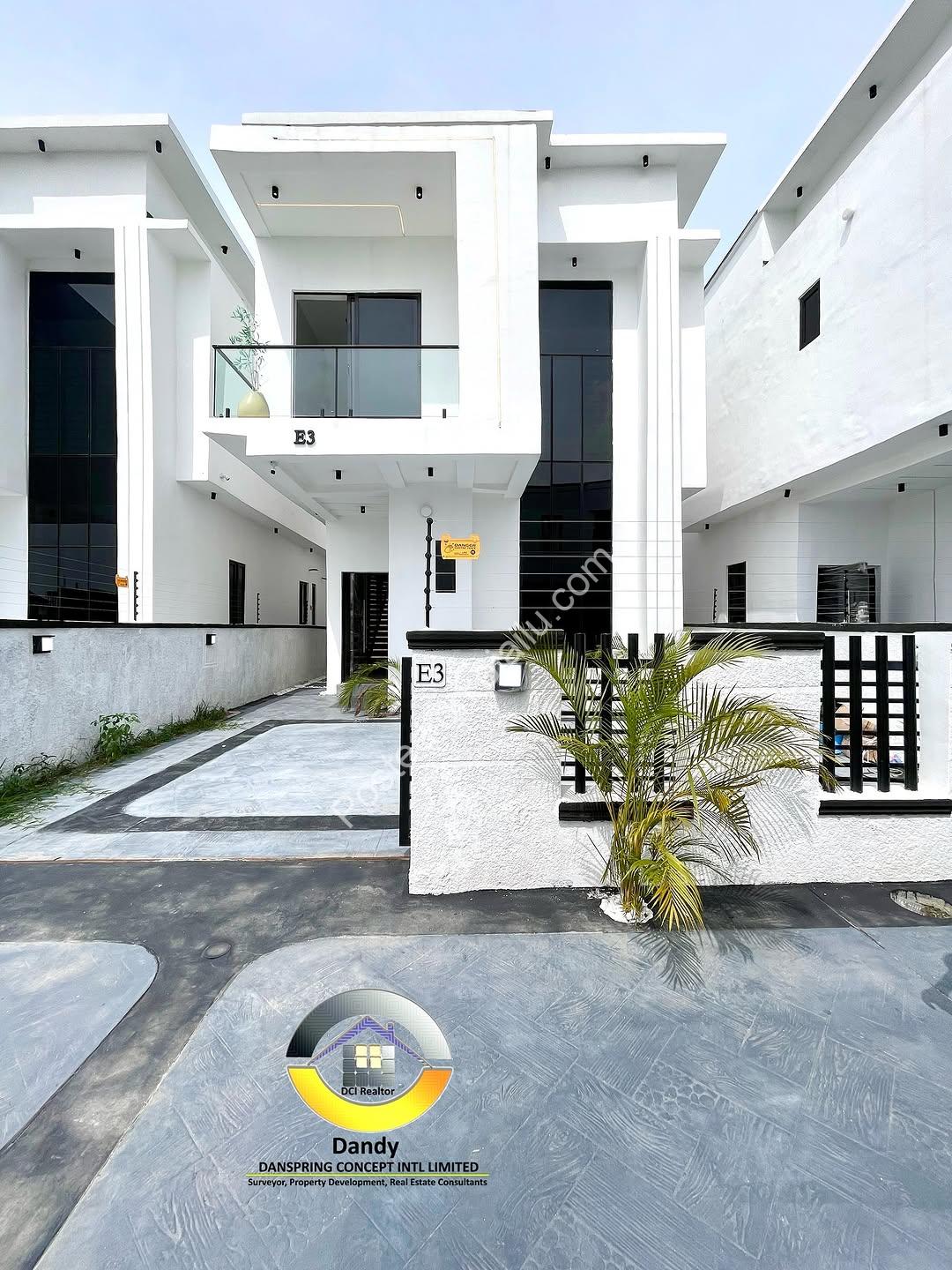 Opulent 4-Bedroom Haven in Prime Lekki