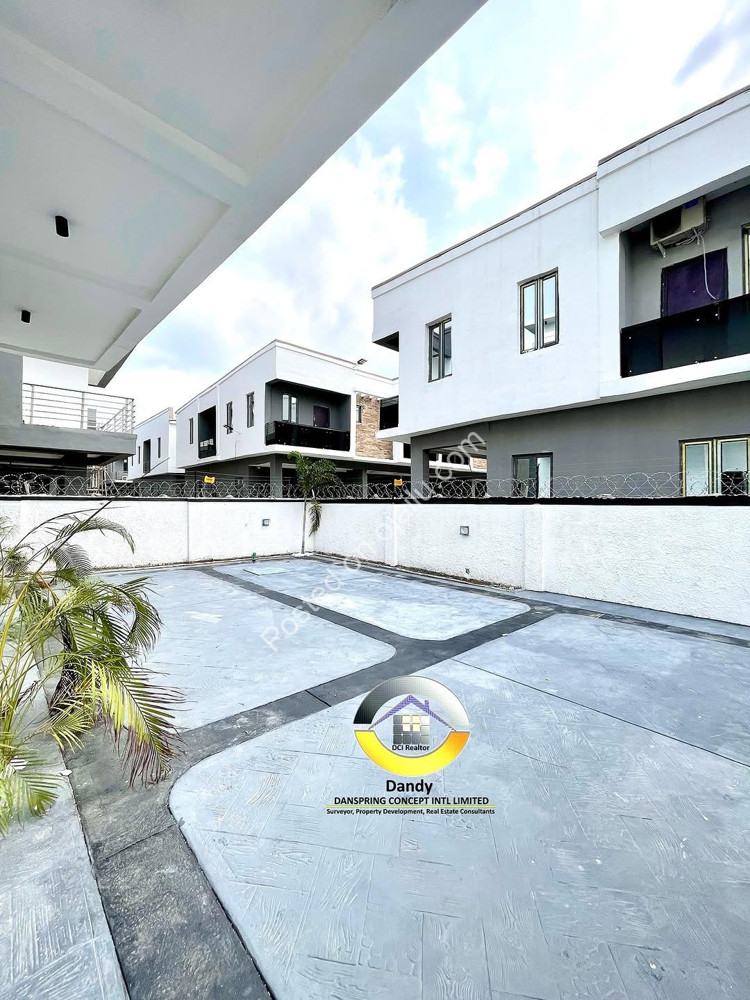 Opulent 5-Bed Haven with Pool in Lekki