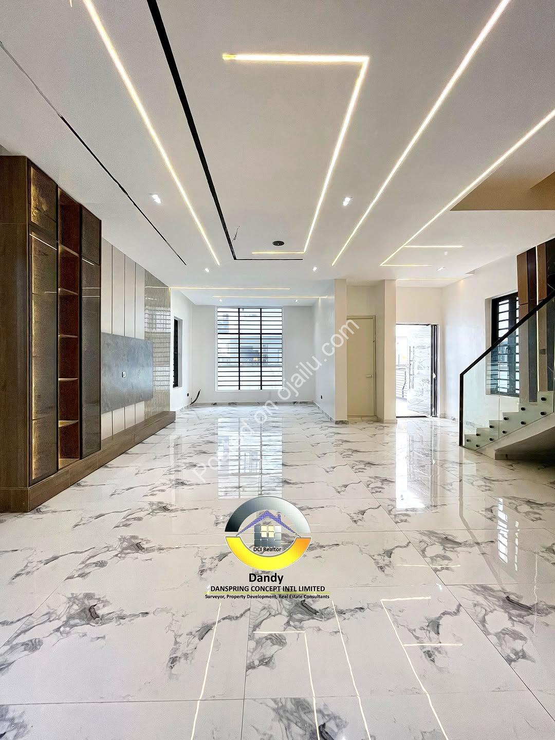 Opulent 5-Bed Haven with Pool in Lekki