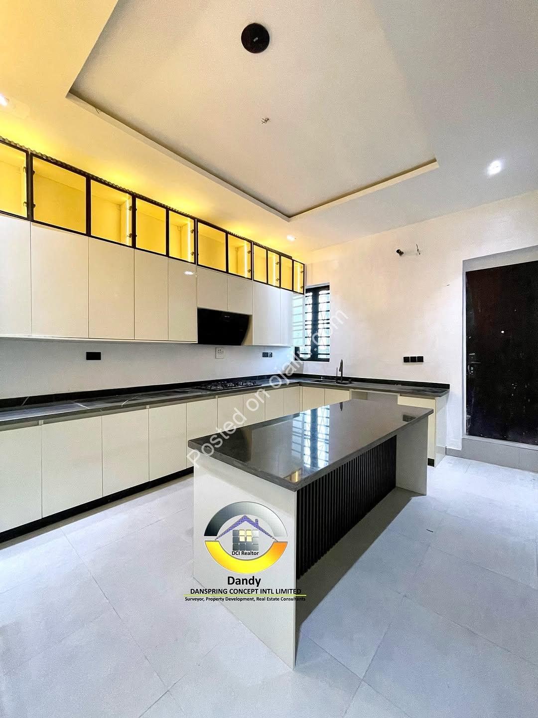 Opulent 5-Bed Haven with Pool in Lekki