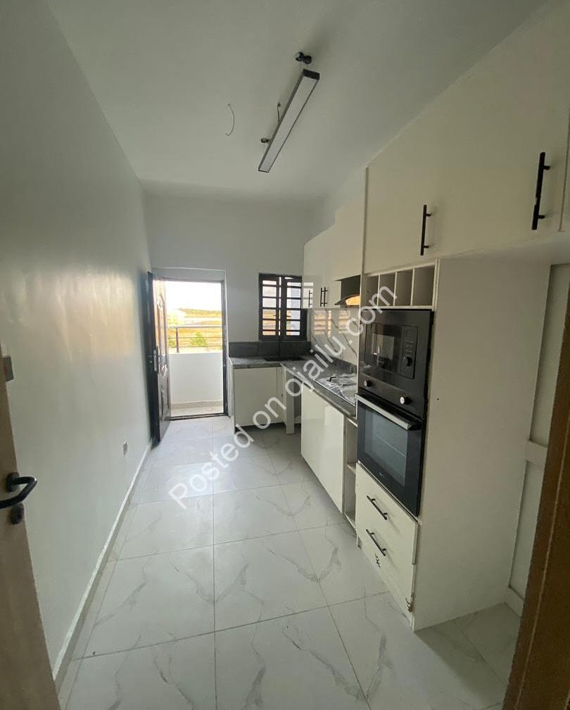 Lekki’s New Road Gem: 2-Bed Ensuite with Pool