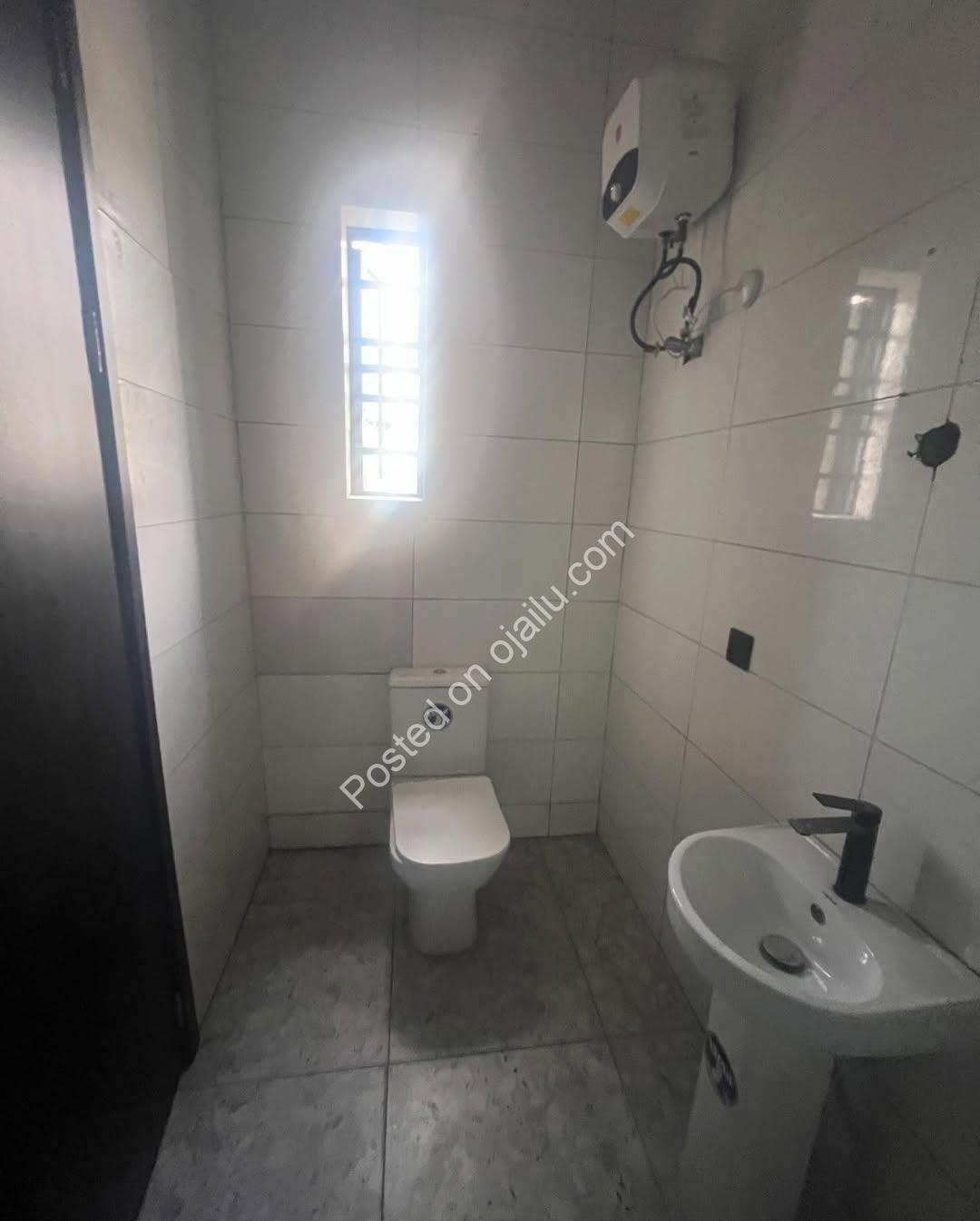 Lekki’s Finest: 2-Bedroom Gem with BQ