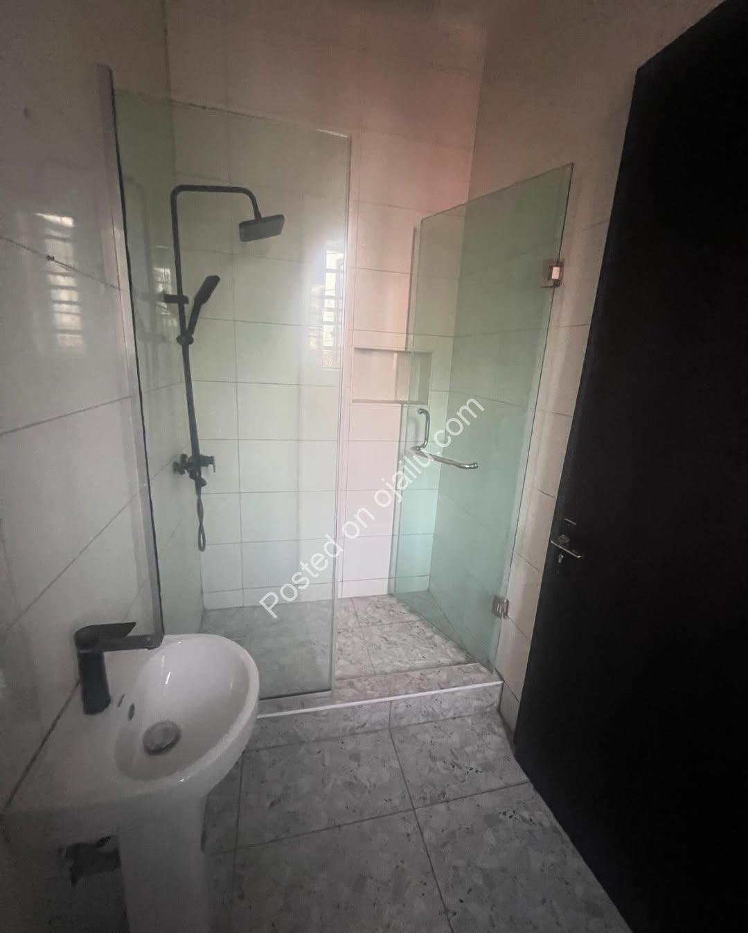 Lekki’s Finest: 2-Bedroom Gem with BQ