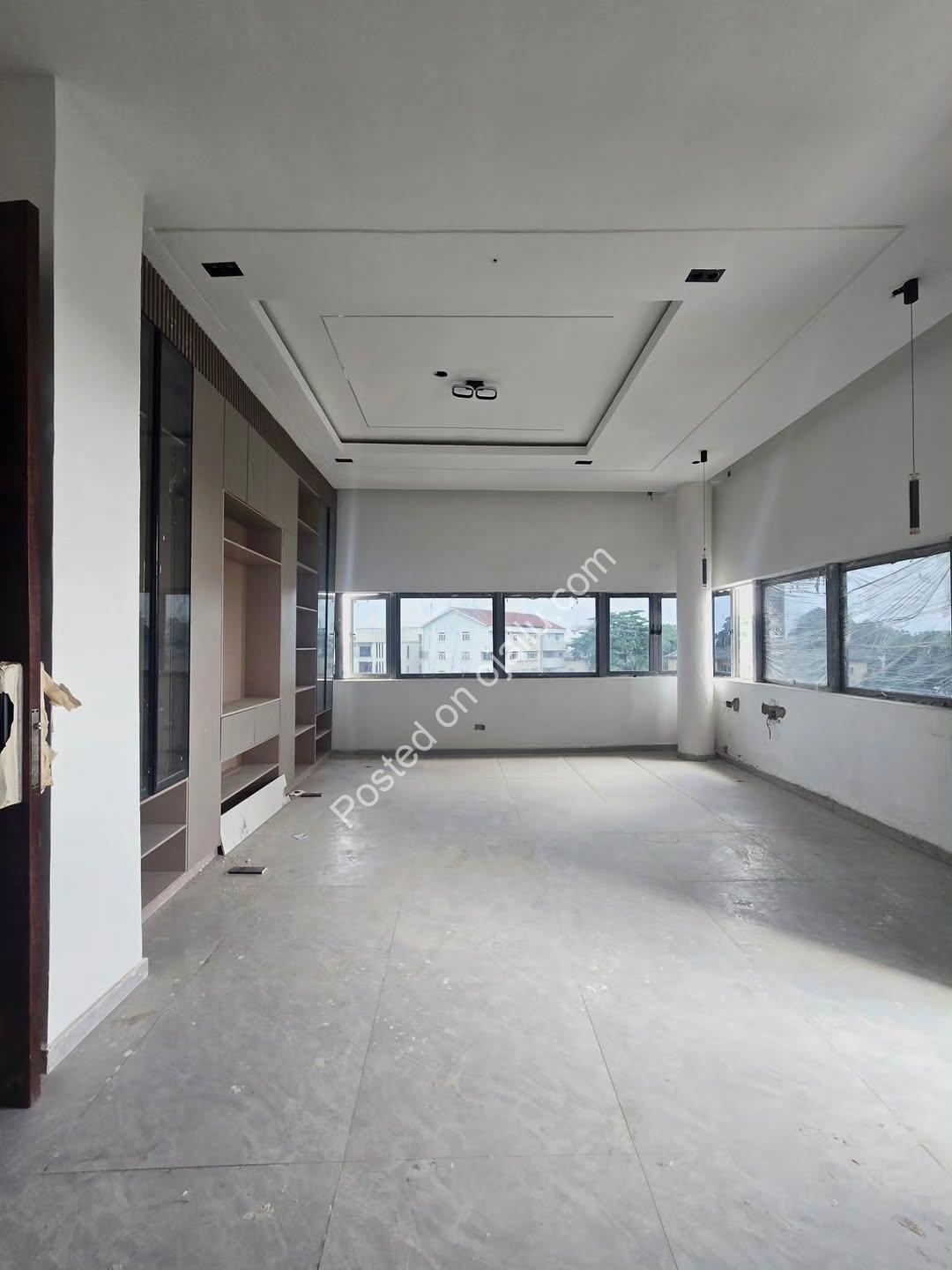 Elevator 3-Bed Ensuite with Pool & Gym in Prime Ikeja