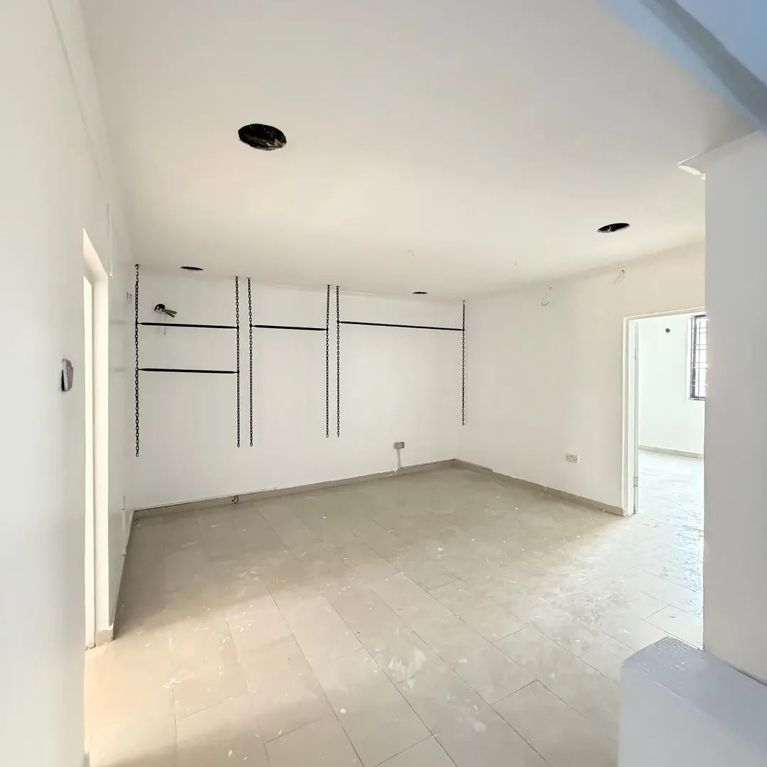 Elegant 4-Bedroom Haven with BQ in Lekki Phase 1