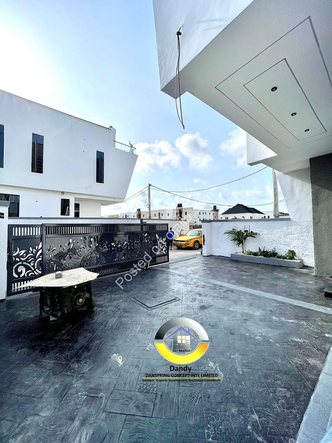 Lekki’s Finest: 4-Bed Ensuite Haven with BQ