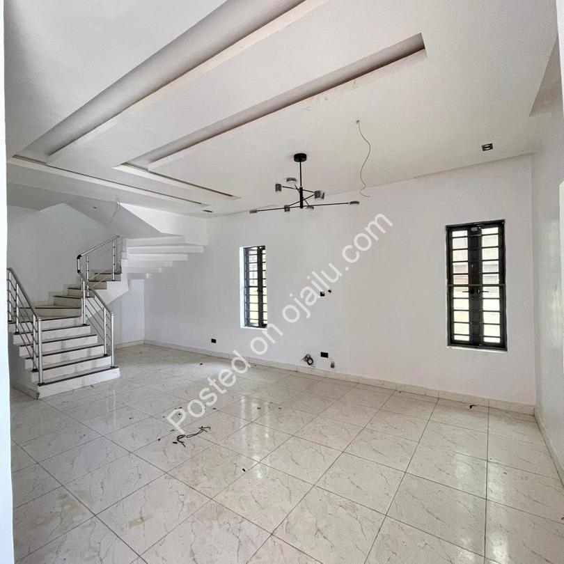 Exquisite 4-Bedroom Duplex in Prime Lekki