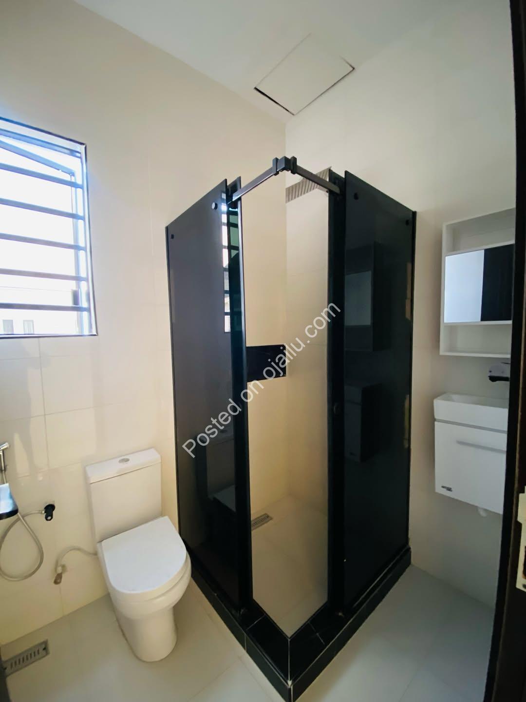 Exquisite 5-Bed Chevron Duplex | Prime Investment