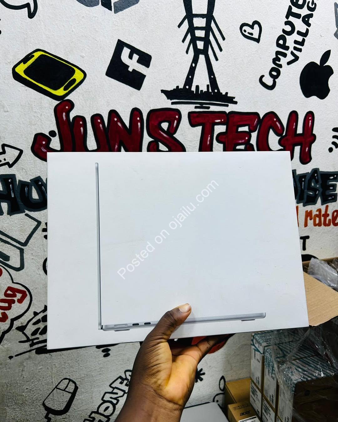 Unleash Power: MacBook Air M4, 16GB, 256GB, Fresh & Ready