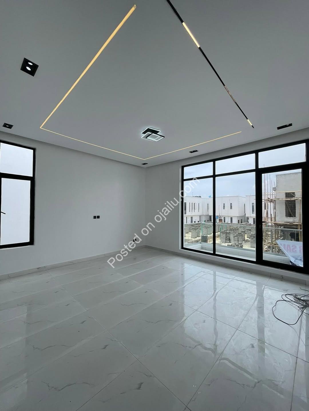 Stunning 5-Bedroom Duplex with Pool in Lekki