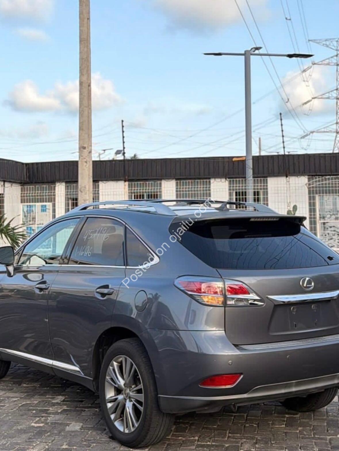 “Accident-Free 2013 Lexus RX350: Pure Luxury Awaits”