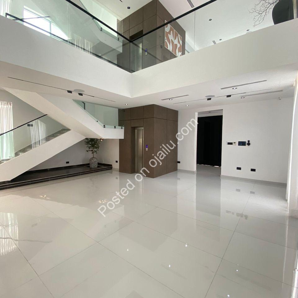 Elevator to Elegance: 5-Bed Ikate Haven with Pool & Gym