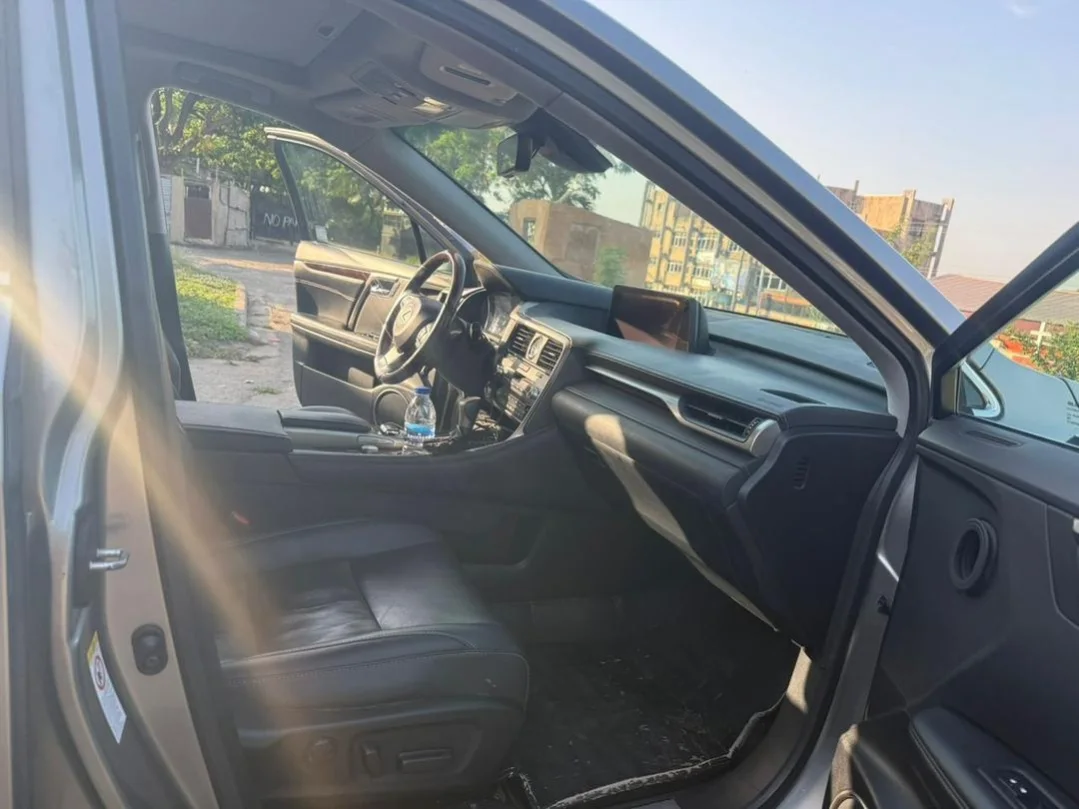 Lexus RX350: Silent Engine, Freezing AC, 2026 Entry