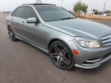 2013 Toyota Camry XLE: Pristine V6 Power