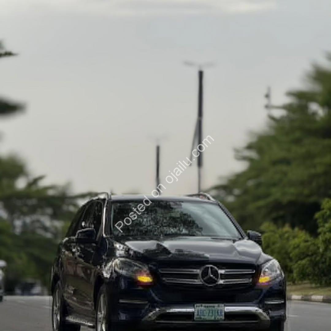Abuja’s Ultimate Luxury SUV: Drive in Pristine Prestige