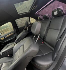 2009 AMG-Styled C350 – Panoramic Roof