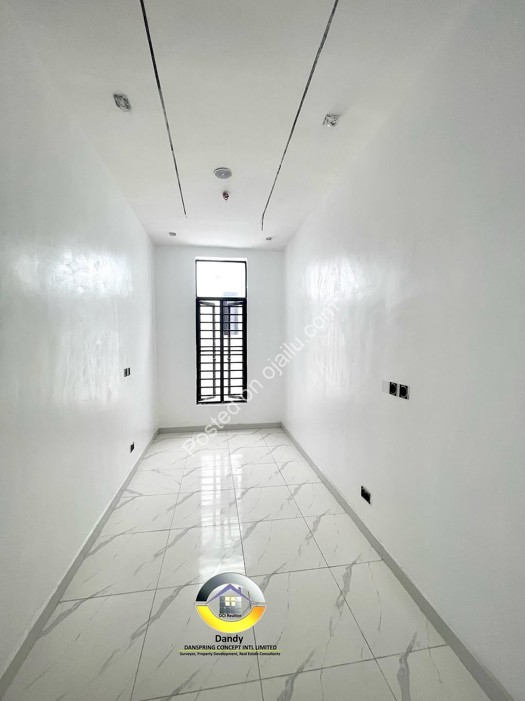 Lekki’s Finest: 4-Bed Ensuite Duplex with Walk-In Closet