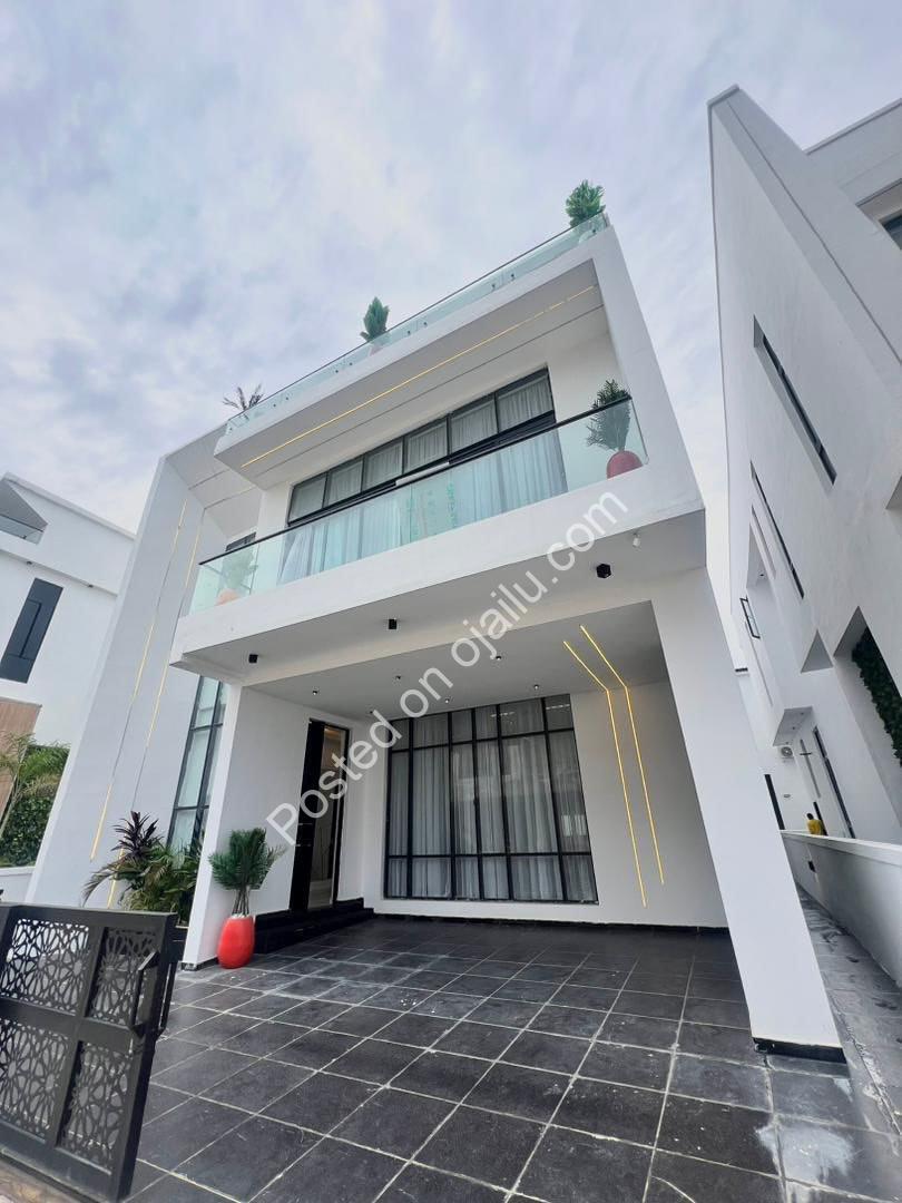 Lekki’s Ultimate Family Sanctuary with Private Pool