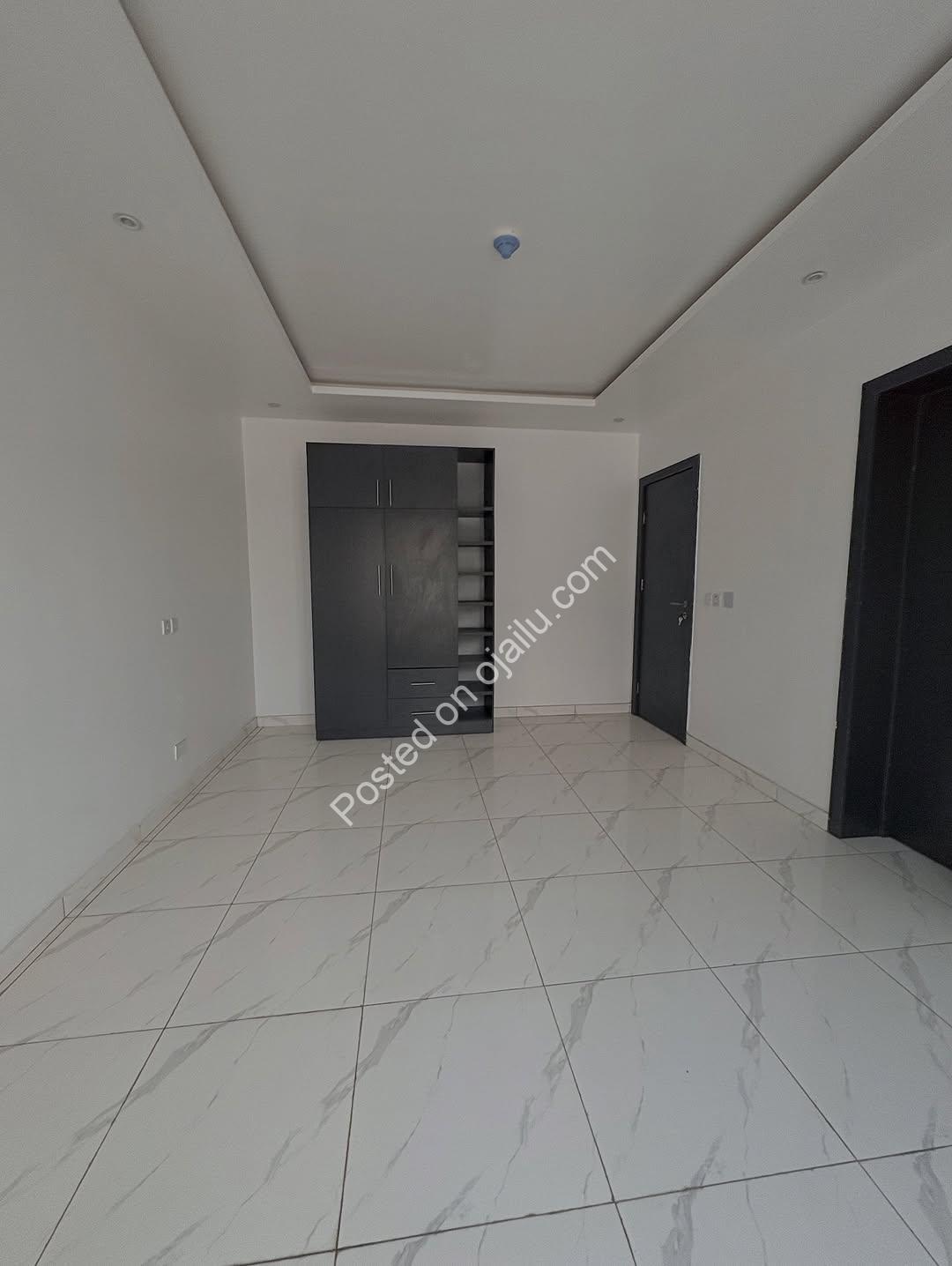 Elevator to Elegance: Ikate’s Premier 3-Bedroom Haven