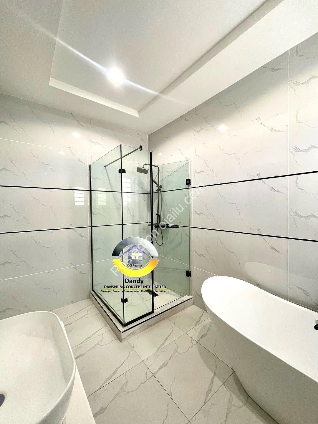 Lekki’s Grand 5-Bedroom Oasis with BQ