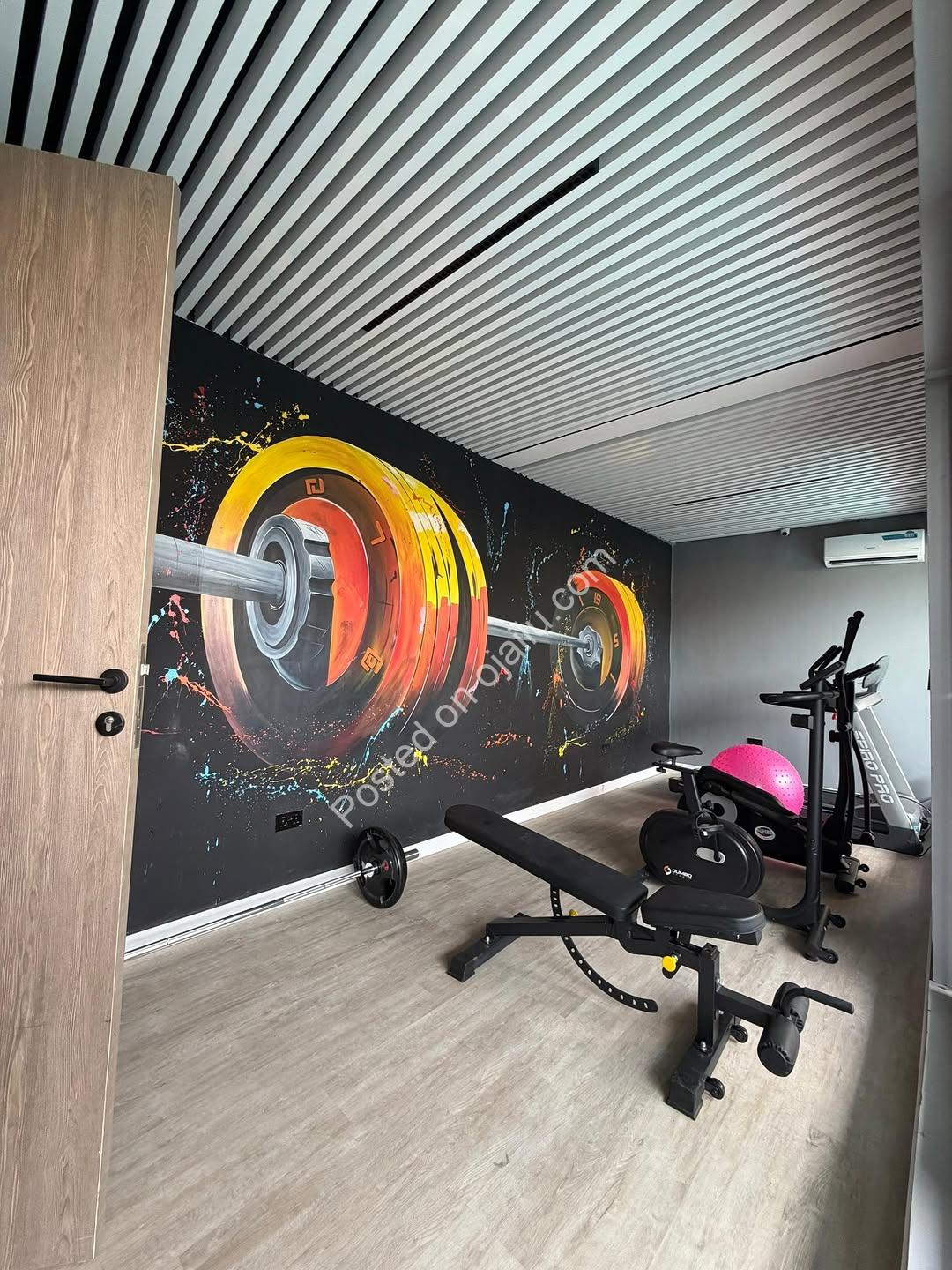 Lekki’s Elite Penthouse: Pool, Gym & Skyline Views