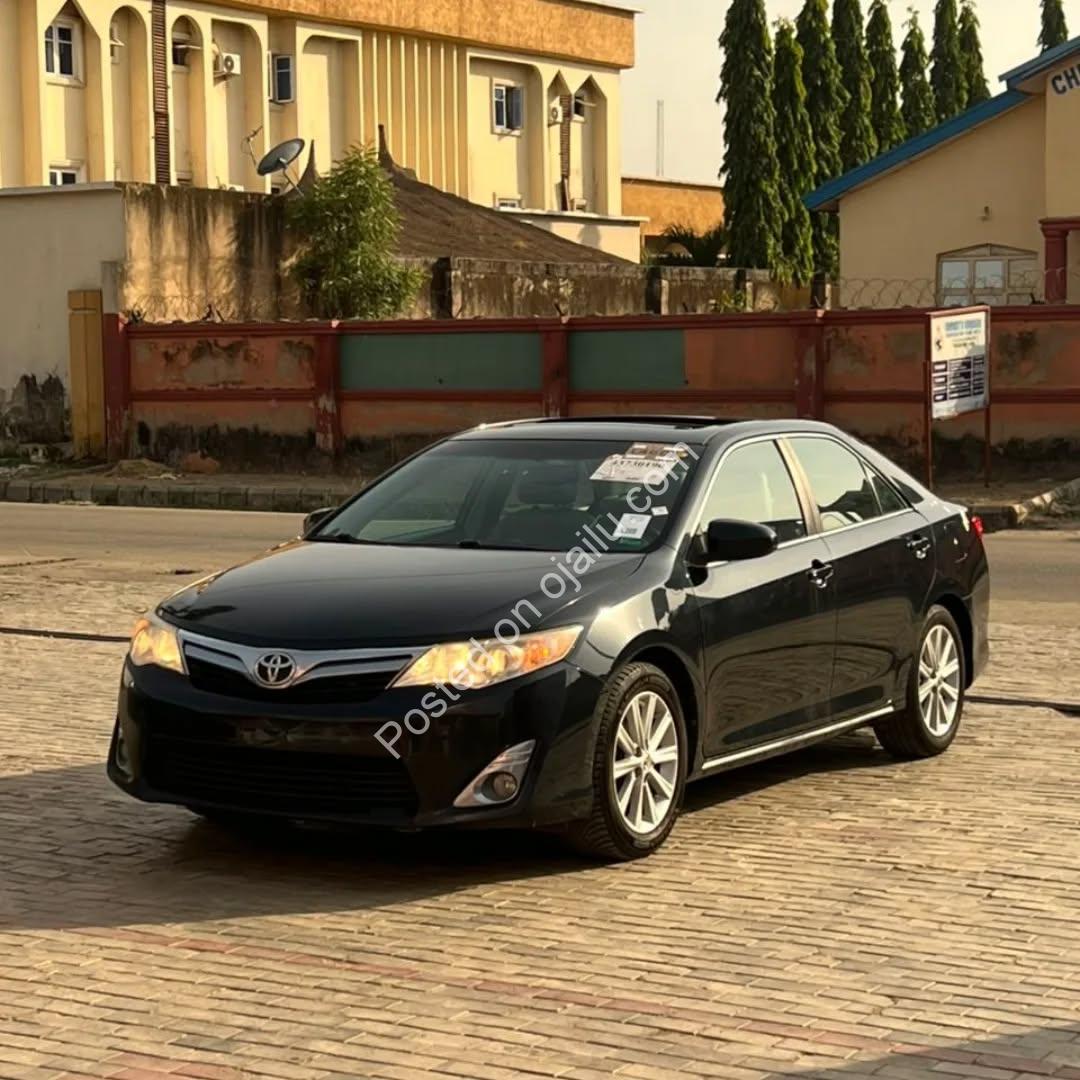 2013 Camry XLE: Luxury Loaded, Priced to Sell