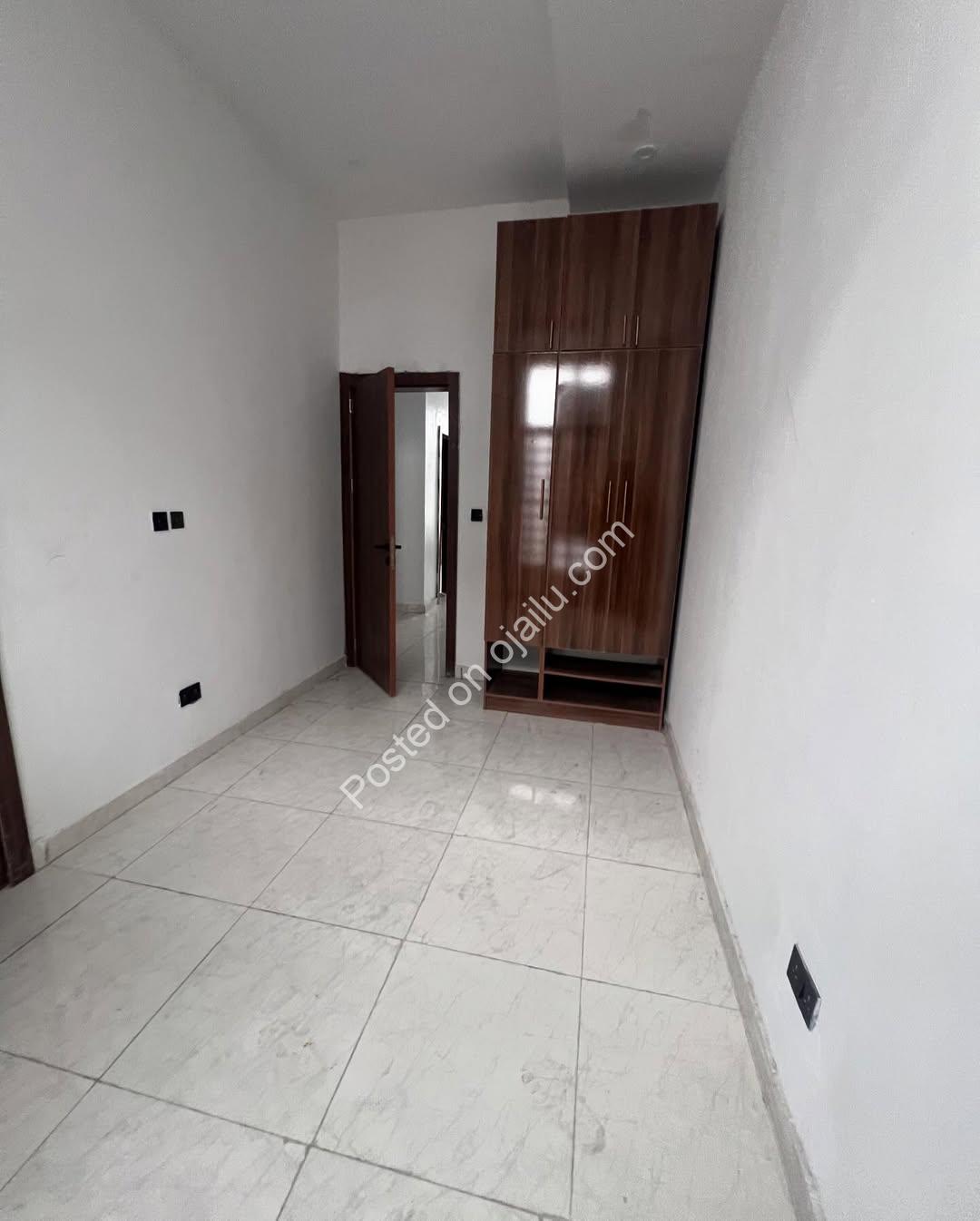 Spacious 4-Bedroom Duplex with En-Suite Bliss in Lekki
