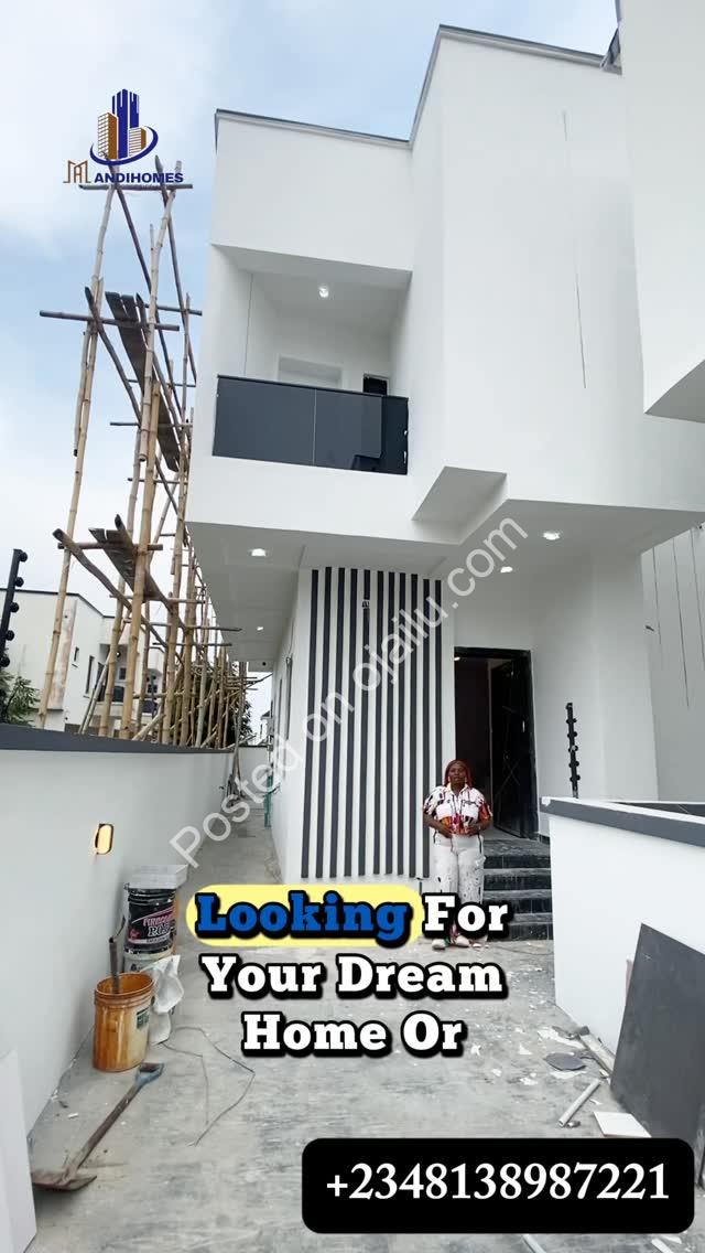 Opulent 4-Bed Estate Duplex with Smart Features