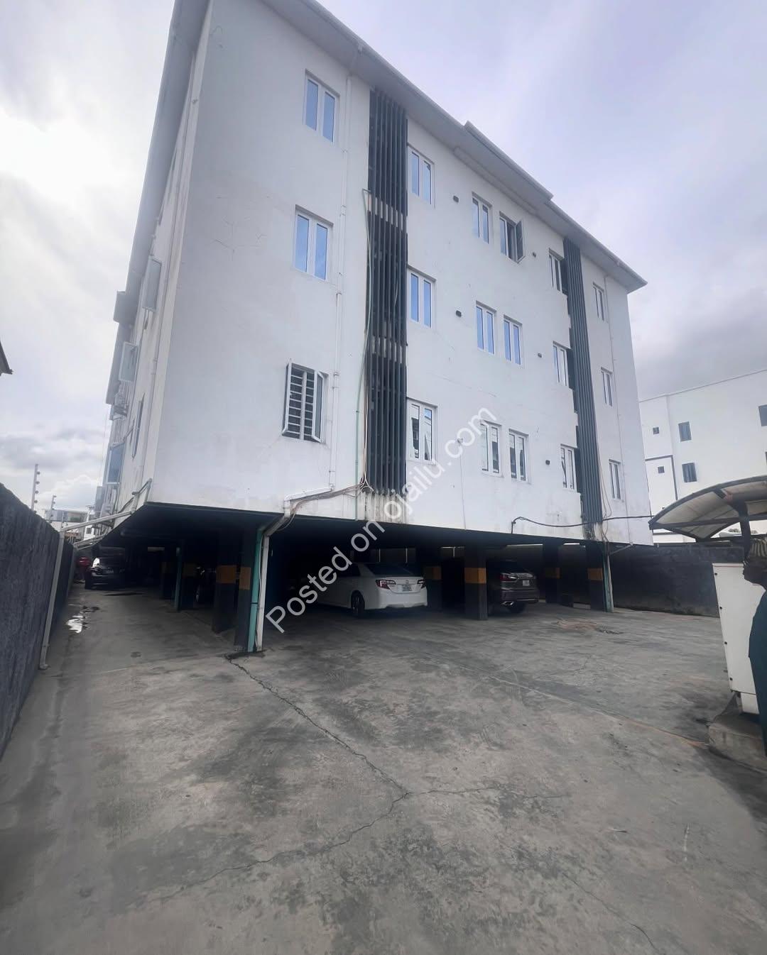 Lekki’s Finest: 2-Bed Ensuite Haven