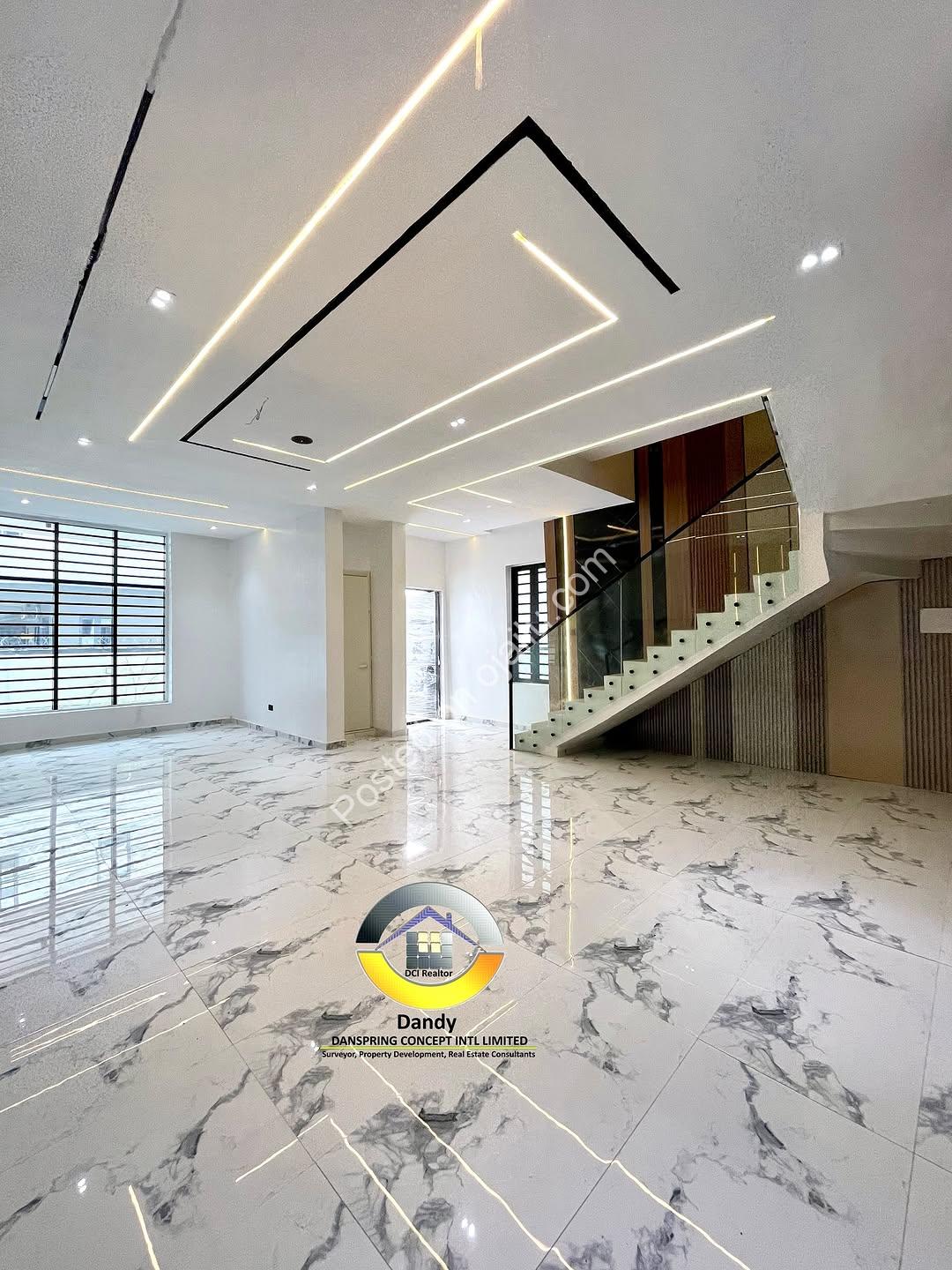 Opulent 5-Bed Haven with Pool in Lekki