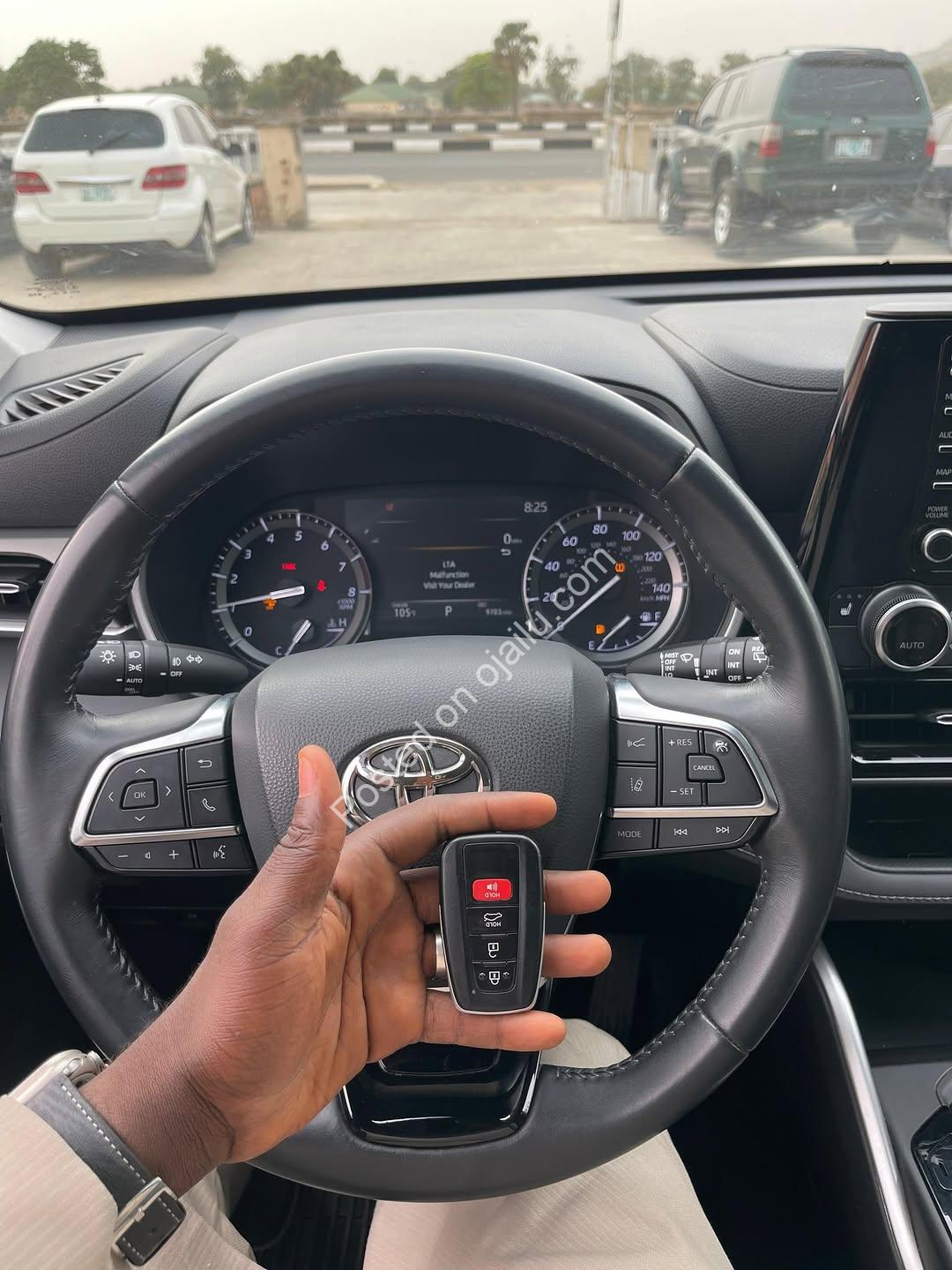 Toyota Highlander XLE V6: Luxury & Power, Priced at ₦58M