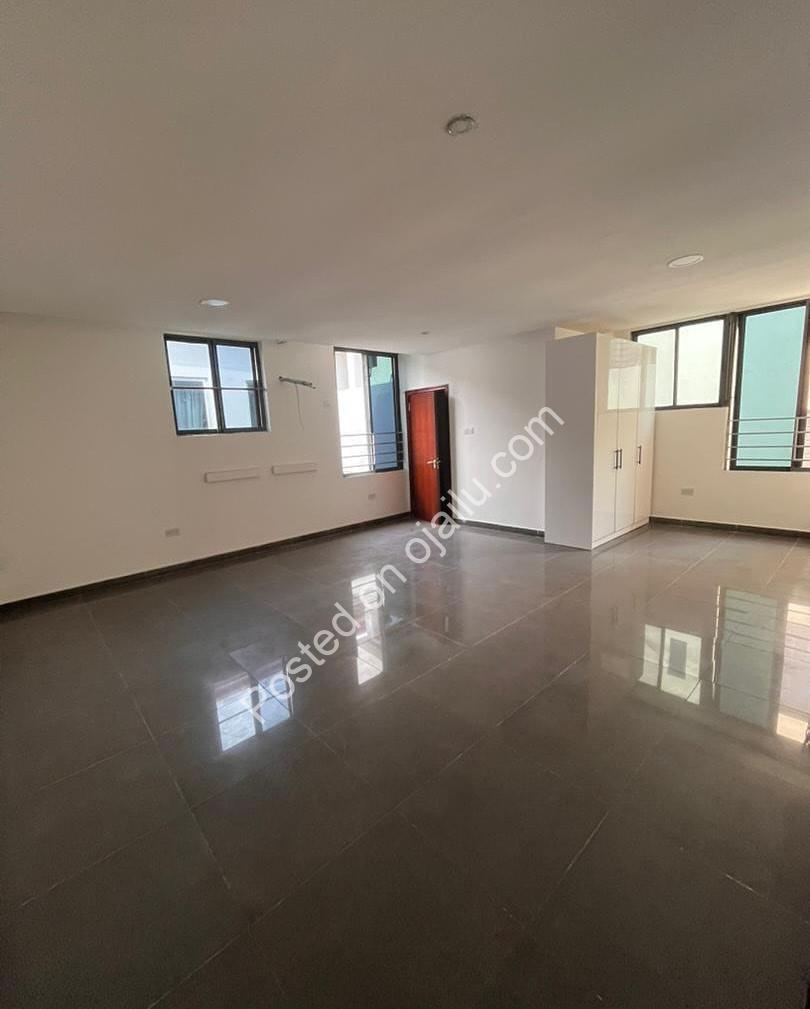 Spacious 3-Bed Ensuite Gem in Prime Lekki Phase 1