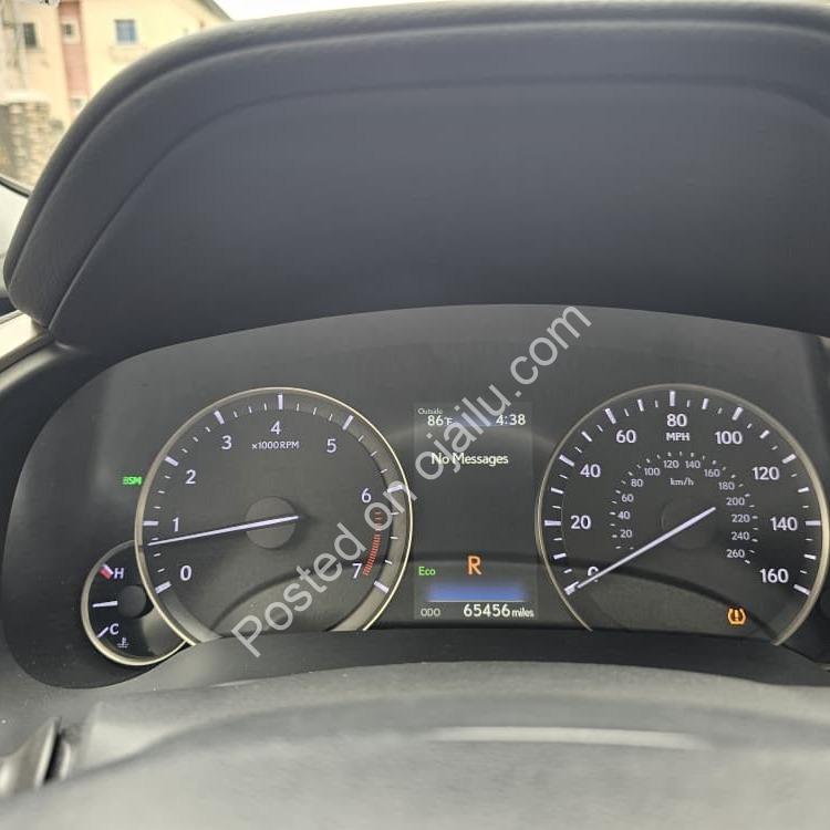 Luxury Lexus RX350: Accident-Free & Impeccable