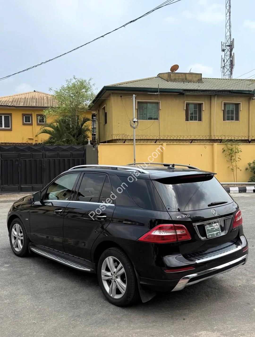 Luxury 4Matic SUV: 2013 Mercedes ML350