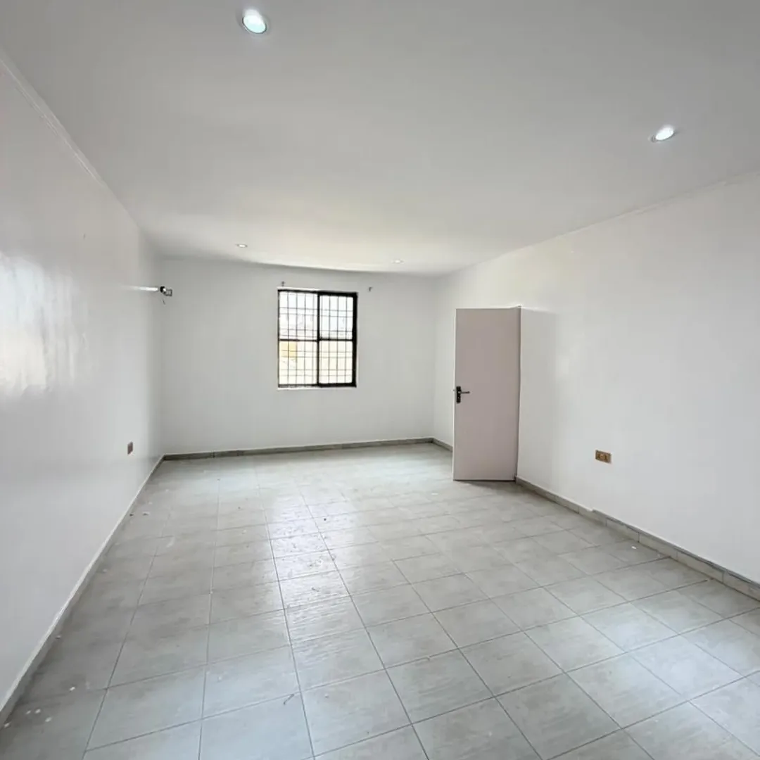 Elegant 4-Bedroom Haven with BQ in Lekki Phase 1