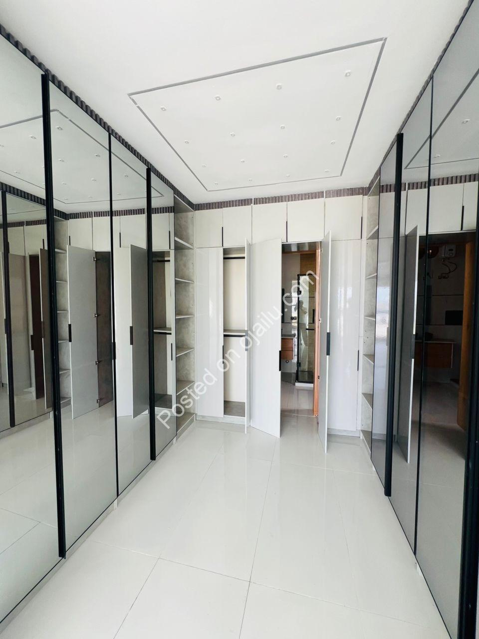 Lagos Luxury: 5-Bed Duplex with Cinema & Pool