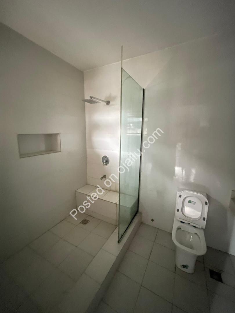 Lekki’s Newest 4-Bedroom Haven with Pool & Gym