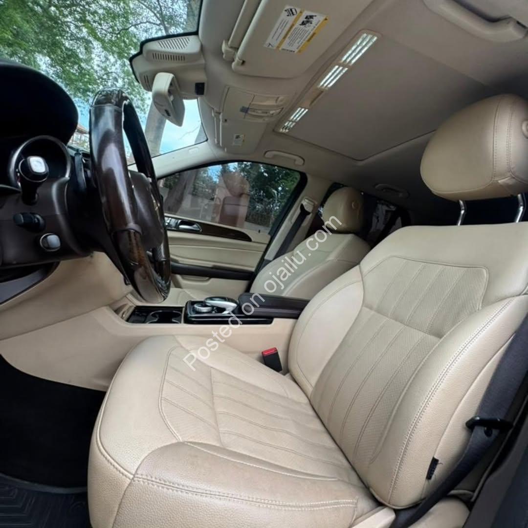 Abuja’s Ultimate Luxury SUV: Drive in Pristine Prestige