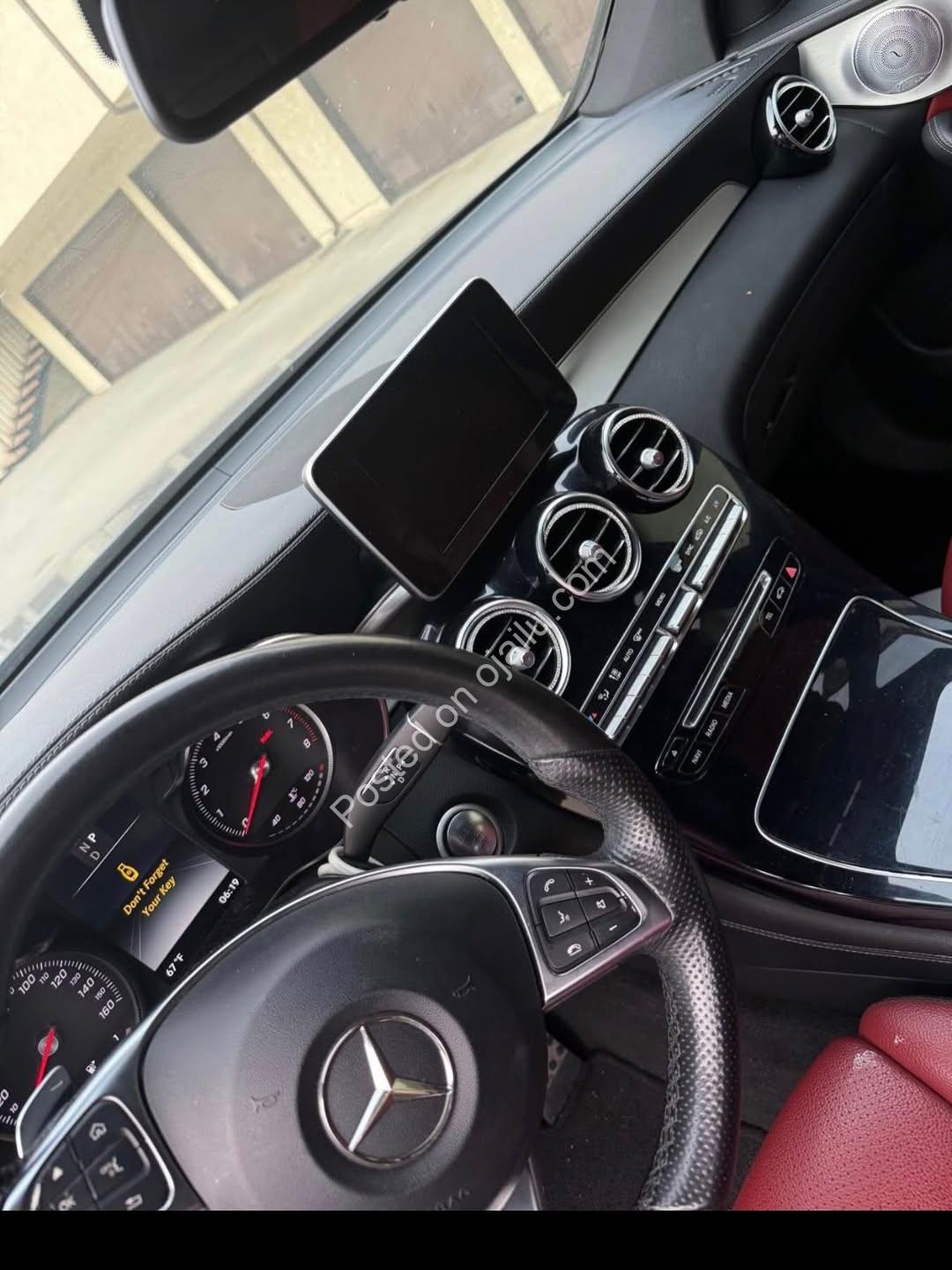 2017 Mercedes GLC300: Luxe & Safety, ₦35M