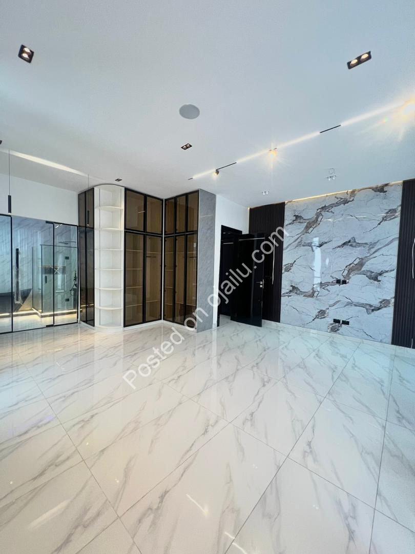 Lekki’s Ultimate Family Sanctuary with Private Pool