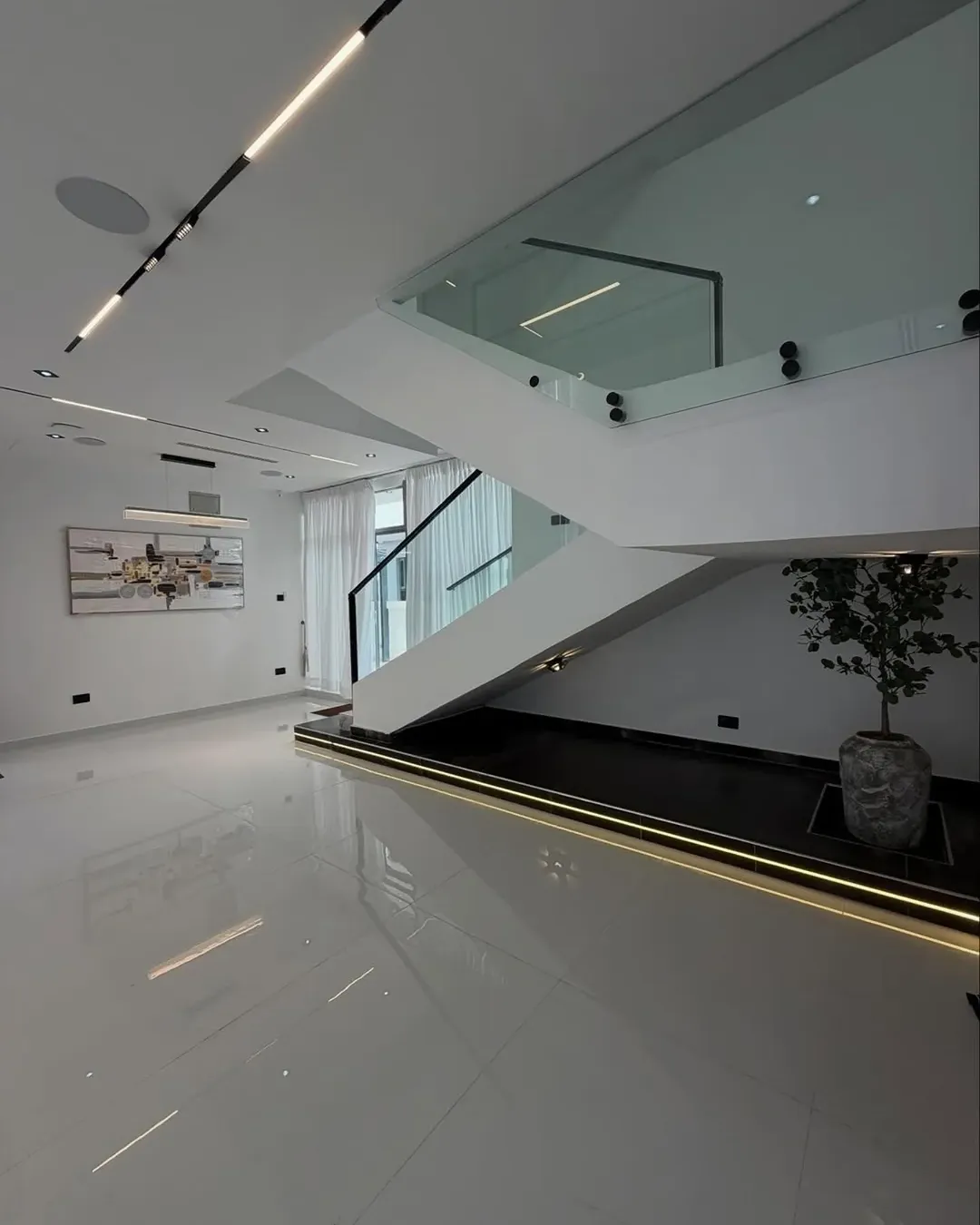 Smart 5-Bed Duplex with Cinema & Pool in Lekki