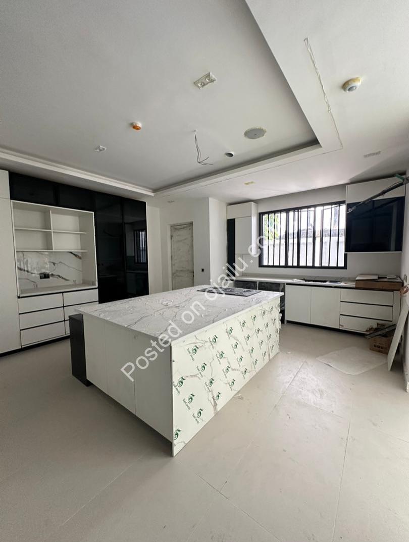Sleek 5-Bed Duplex with Rooftop & Pool in Ikate