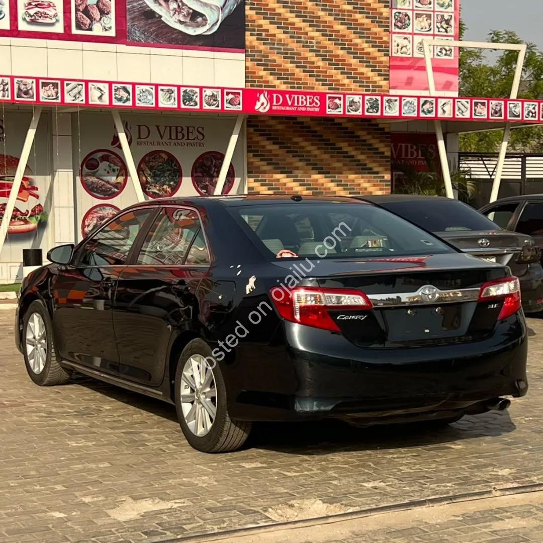 2013 Camry XLE: Luxury Loaded, Priced to Sell