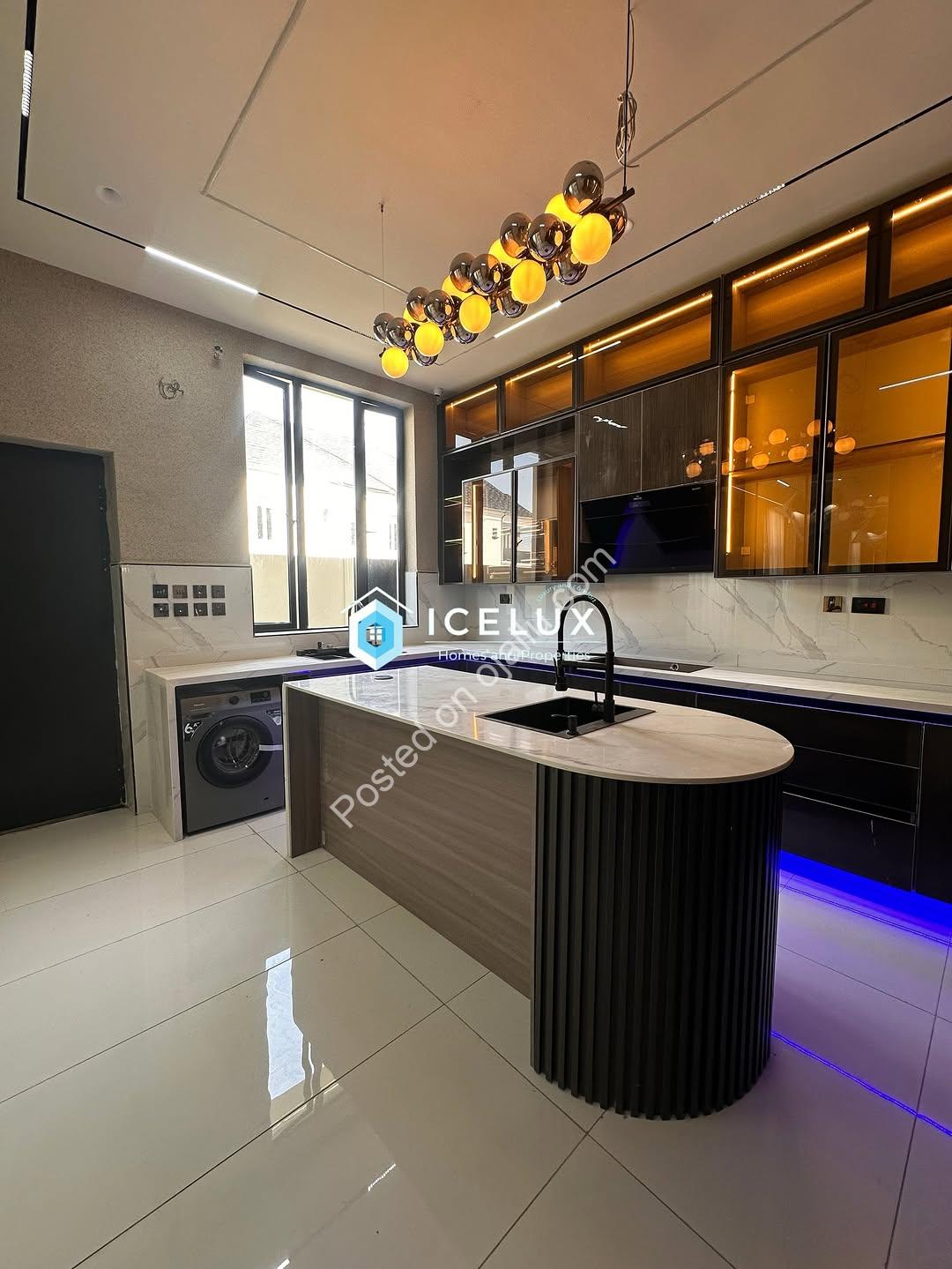 Orchid Lekki’s Ultimate 5-Bedroom Haven with Pool