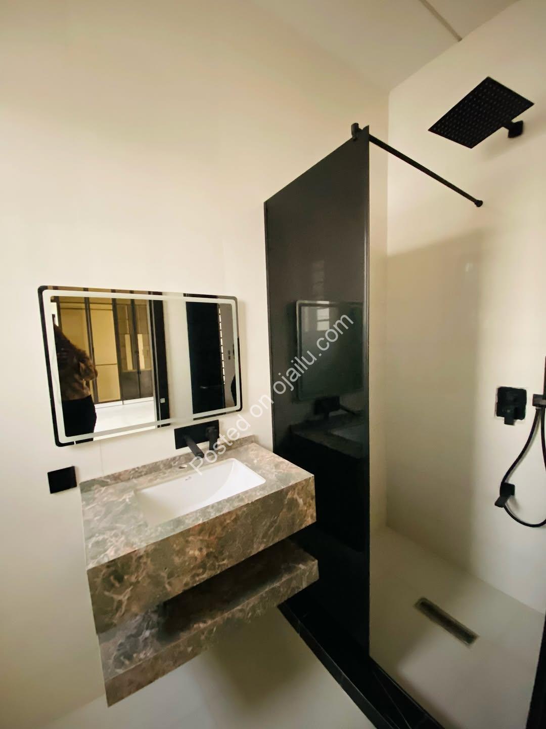 Exquisite 5-Bed Chevron Duplex | Prime Investment