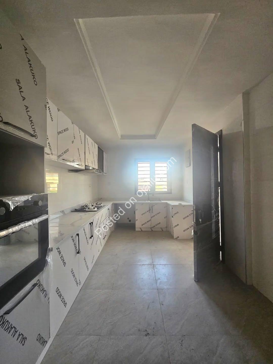 Serene Maryland Haven: 4-Bed Ensuite Duplex with BQ